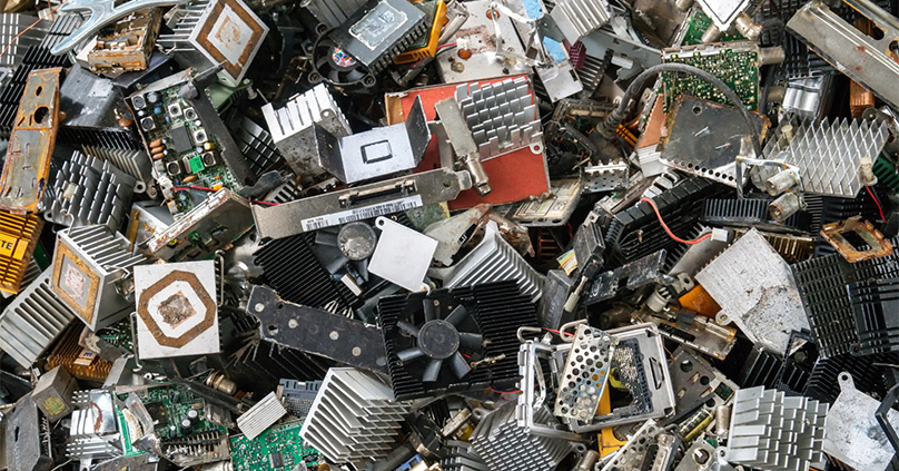 Tas de déchets d'équipement électronique et électrique